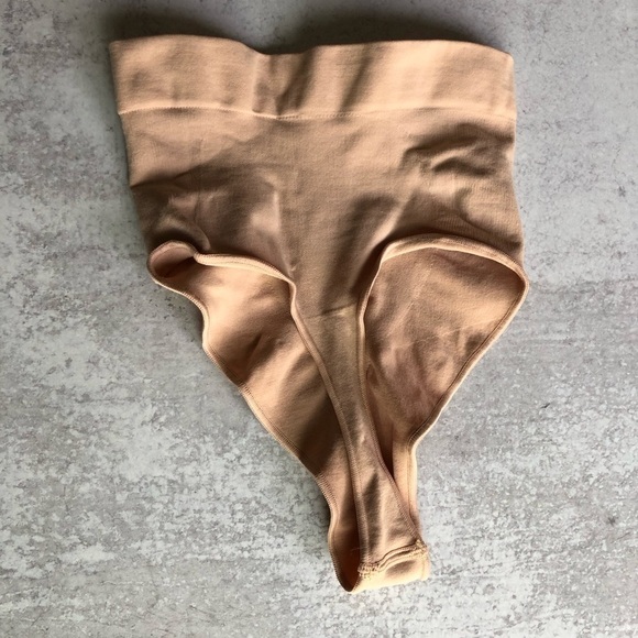 Skims Sculpting Mid Waist Thong SH-MWT-0198 - Picture 5 of 7